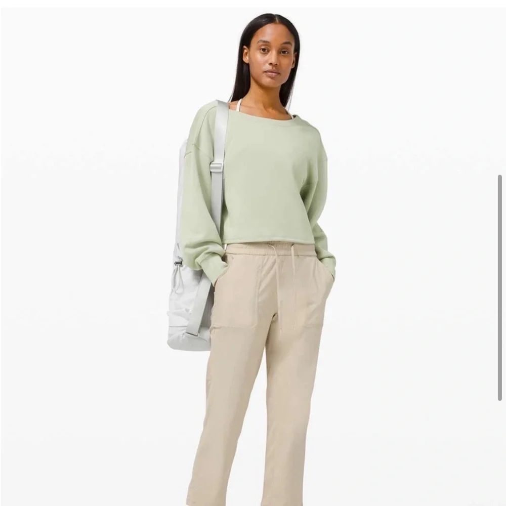 NWT lululemon reversible Twist Front back Sweatshirt - Picture 3 of 3